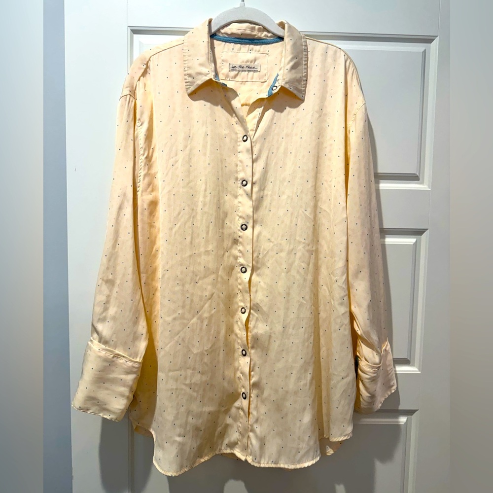 We The Free M Ivory Polka Dot Button Down Shirt